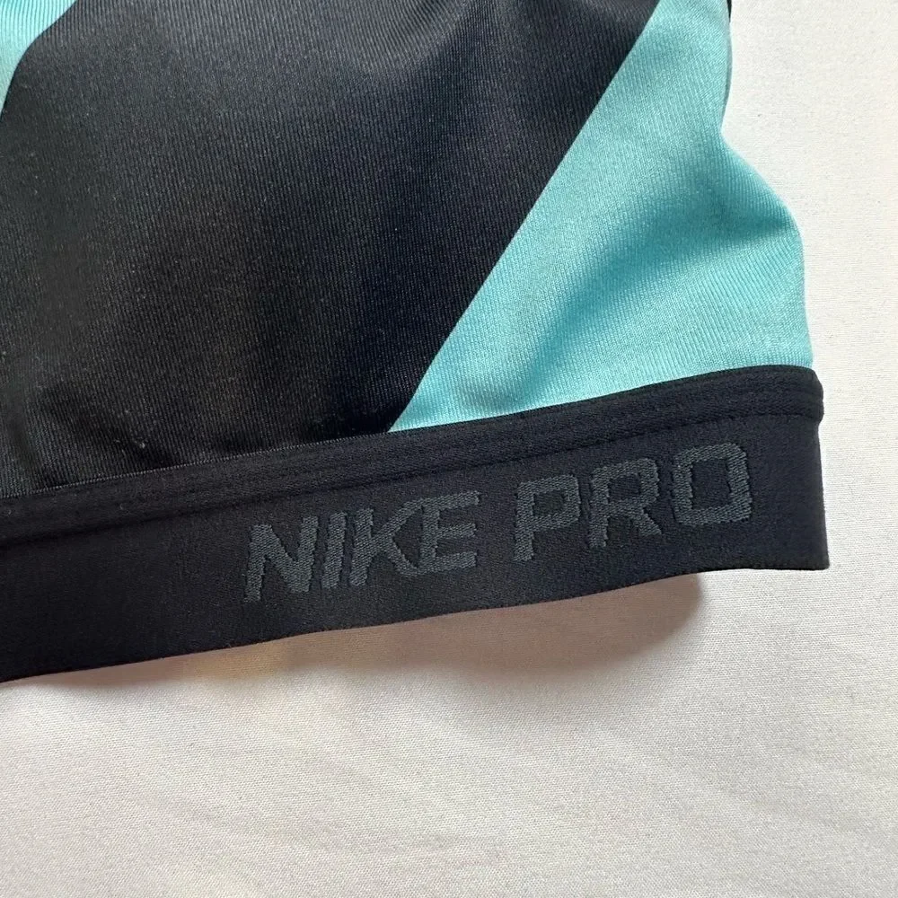 EUC NIKE Women’s Teal/Black Sports Bra & Black Active Shorts with Liner Size SM